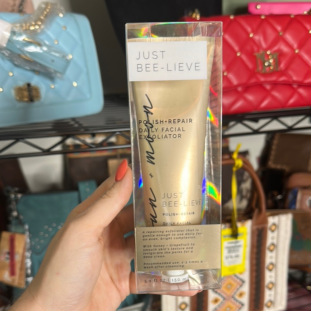 Sun And Moon - Just Bee-lieve Facial Exfoliator